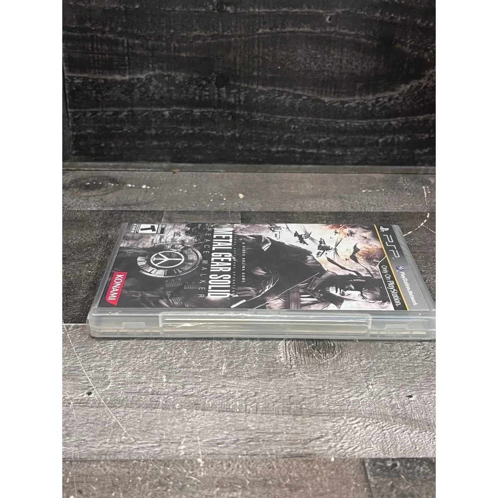 Metal Gear Solid Peace Walker Sony PSP New Sealed Konami Hideo Kojima ULUS-10509